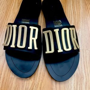 Women’s sandals size 8